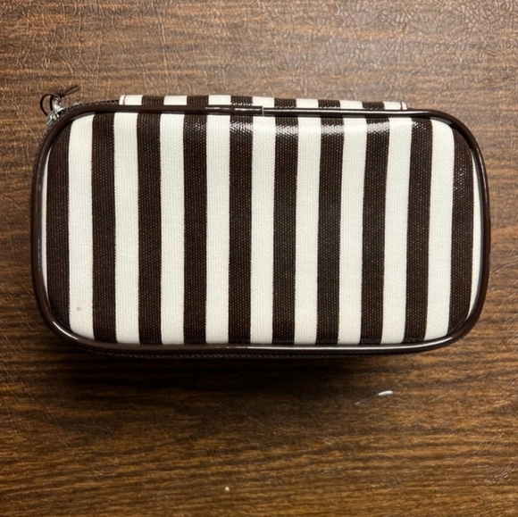 Henri Bendel Nail Polish Case NWT - Picture 7 of 7
